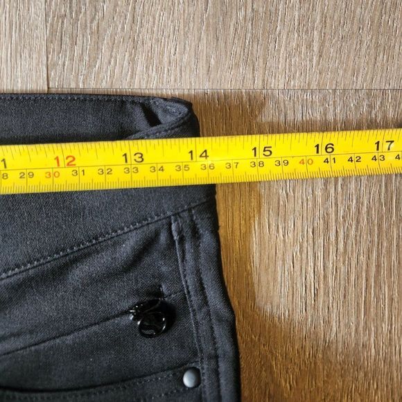 Lululemon Everyday Pant - Picture 6 of 10